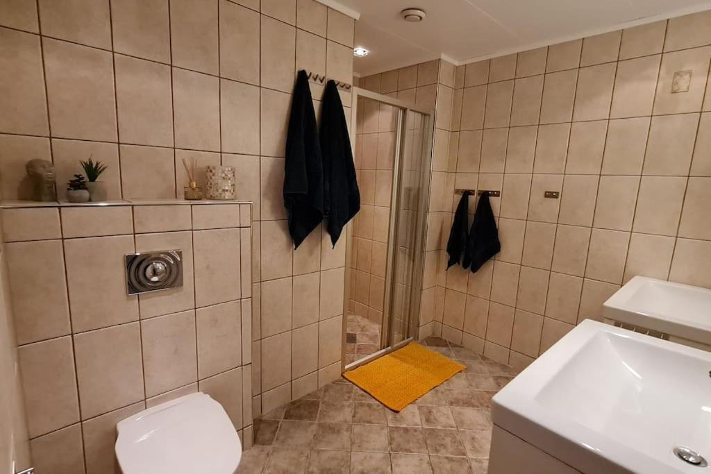 Arctic Lodge Tromvik With Jacuzzi Tromsø Zewnętrze zdjęcie