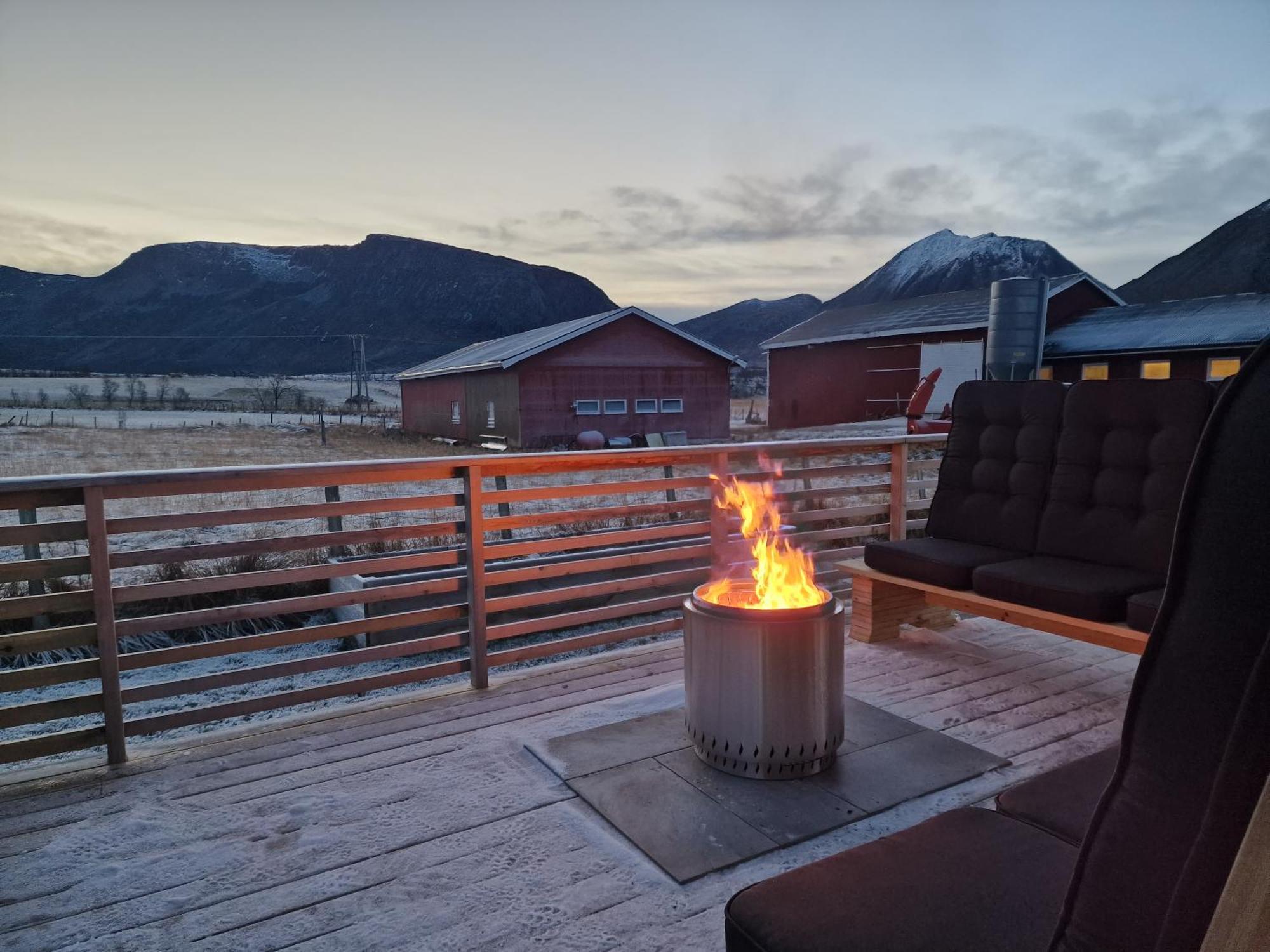 Arctic Lodge Tromvik With Jacuzzi Tromsø Zewnętrze zdjęcie